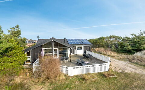 Illona - from the Sea: Domicile, Chalet, Porche, Dur, Siding, Plate-Forme, Ombre, Planche, Biens, Batiments Jardin