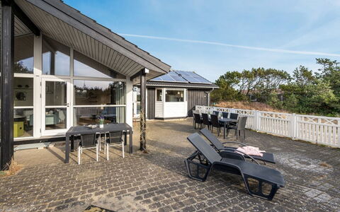 Illona - from the Sea: Piscine, Mobilier De Jardin, Meubles, Recours, Dalle, Eco Hôtel, Ombre, Chaise, Loisir, Biens