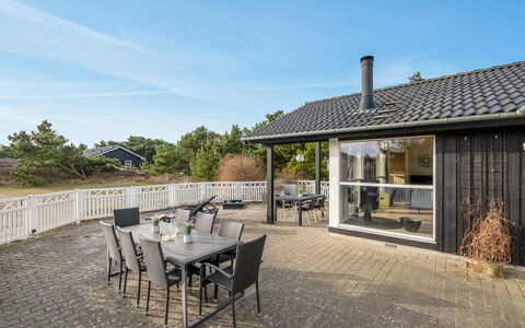 Illona - from the Sea: Piscine, Mobilier De Jardin, Meubles, Recours, Dalle, Eco Hôtel, Ombre, Chaise, Loisir, Biens