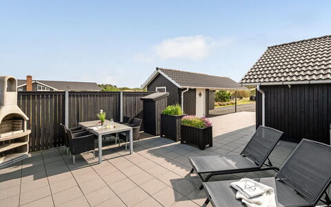 Christan - 1.2Km from the Sea: Domicile, Chalet, Porche, Dur, Siding, Plate-Forme, Ombre, Planche, Biens, Batiments Jardin
