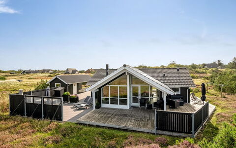 Christan - 1.2Km from the Sea: Chalet, Domicile, Maison, Toit, Porche, Biens, Siding, Batiments Jardin, Ferme, Cour