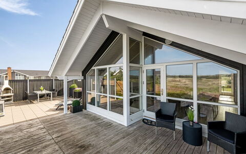 Christan - 1.2Km from the Sea: Chalet, Domicile, Maison, Toit, Porche, Biens, Siding, Batiments Jardin, Ferme, Cour