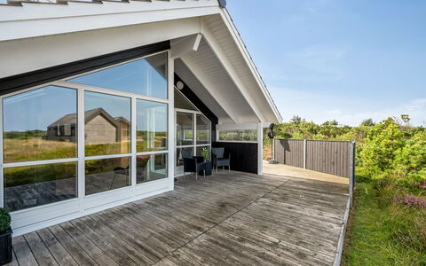 Christan - 1.2Km from the Sea: Chalet, Domicile, Maison, Toit, Porche, Biens, Siding, Batiments Jardin, Ferme, Cour