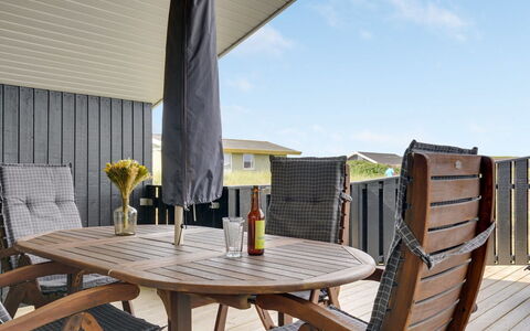 Apolonia - from the Sea: Maison, Toit, Domicile, Chalet, Cabanon, Batiments Jardin, Siding, Cour, Cabane En Rondins, Cabane