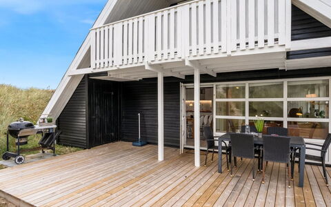 Amandus - 100M from the Sea: 