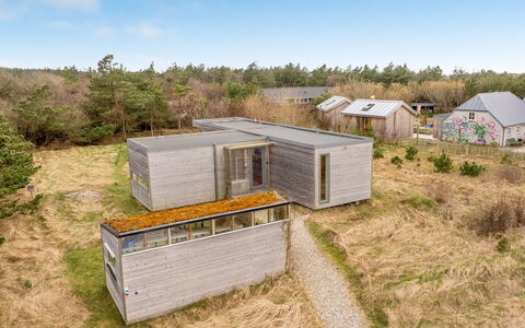 Alexandrina - 800M from the Sea: Chalet, Domicile, Maison, Toit, Porche, Biens, Siding, Batiments Jardin, Ferme, Cour