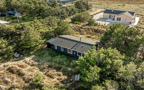 Letta - 800M from the Sea: Herbe, Arbuste, Maison, Jardin, Domicile, Chalet, Lot Terre, Pelouse, Couverture De Sol