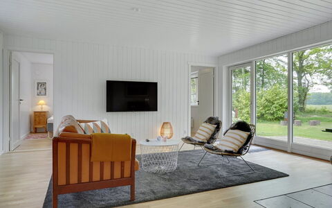 Rohan - 500M from the Sea: Sol, Design Intérieur, Meubles, Sol, Bois, Parquet, Salon, Plafond, Canapé, Domicile