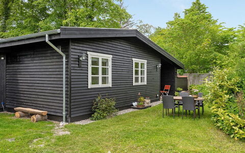 Rohan - 500M from the Sea: Arbuste, Chalet, Siding, Batiments Jardin, Couverture De Sol, Cabanon, Jardin, Cabane En Rondins, Pelouse, Cour