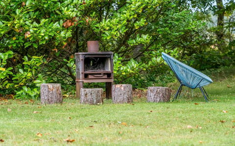 Rohan - 500M from the Sea: Meubles, Jardin, Mobilier De Jardin, Pelouse, Chaise, Arrière-Cour