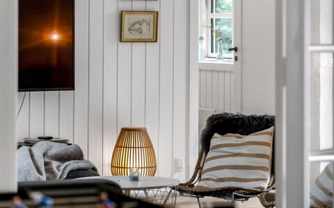 Rohan - 500M from the Sea: Meubles, Design Intérieur, Bois, Sol, Sol, Éclairage, Domicile, Pièce, Salon, Parquet