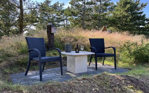Gloria - 2.5Km from the Sea: Bois, Sol, Design Intérieur, Sol, Meubles, Parquet, Pièce, Plafond, Tache De Bois, Dur