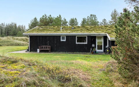 Gloria - 2.5Km from the Sea: Bois, Sol, Design Intérieur, Sol, Meubles, Parquet, Pièce, Plafond, Tache De Bois, Dur