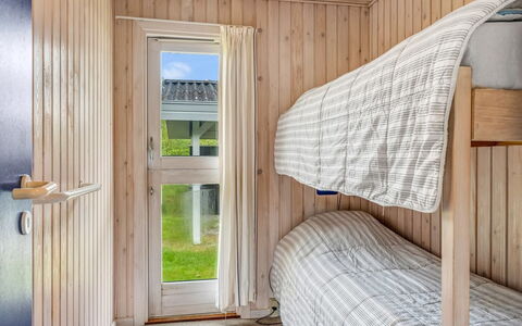 Vlatko - 2.9Km from the Sea: Bois, Chambre, Sol, Sol, Lit, Tache De Bois, Dur, Literie, Planche, Linge