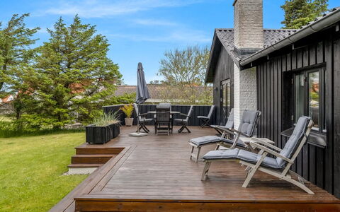 Bedri - 800M from the Sea: Bois, Domicile, Toit, Architecture, Maison, Porche, Dur, Chalet, Siding, Parquet