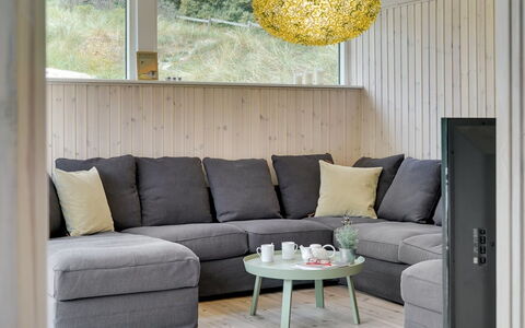 Erwith - 50M from the Sea: Meubles, Sol, Bois, Design Intérieur, Sol, Canapé, Salon, Éclairage, Parquet, Domicile