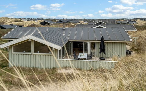 Erwith - 50M from the Sea: Architecture, Toit, Domicile, Composite, Daylighting, Siding, Allée