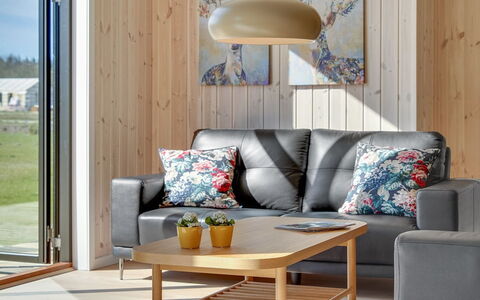 Bentine - 1.6Km from the Sea: Meubles, Design Intérieur, Canapé, Sol, Table, Salon, Sol, Pièce, Éclairage, Table Basse