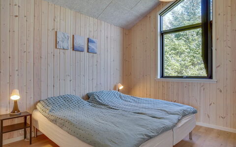 Bentine - 1.6Km from the Sea: Bois, Plafond, Chambre, Pièce, Dur, Planche, Tache De Bois, Parquet, Literie, Drap De Lit