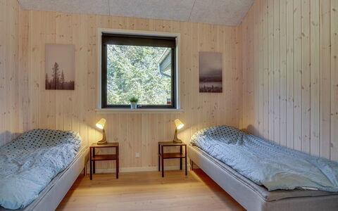Bentine - 1.6Km from the Sea: Bois, Chambre, Design Intérieur, Sol, Plafond, Sol, Lit, Pièce, Drap De Lit, Cadre De Lit