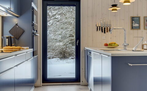 Hildegard - 1.5Km from the Sea: Cuisine, Appareil De Cuisine, Comptoir, Bois, Design Intérieur, Sol, Meubles, Électroménager, Principaux Appliance, Éclairage