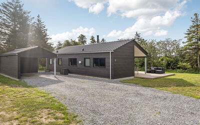 Hildegard - 1.5Km from the Sea