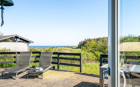 Gildo - 932M from the Sea: Architecture, Toit, Domicile, Composite, Daylighting, Siding, Allée