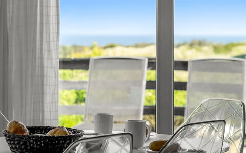 Gildo - 932M from the Sea: Architecture, Toit, Domicile, Composite, Daylighting, Siding, Allée