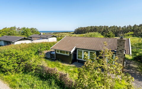 Gildo - 932M from the Sea: Architecture, Toit, Domicile, Composite, Daylighting, Siding, Allée