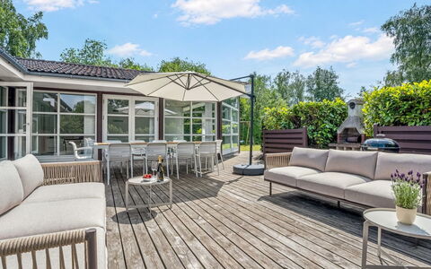 Börje - 600M from the Sea: Meubles, Bois, Mobilier De Jardin, Chaise, Sol, Parquet, Table, Porche, Sol, Plate-Forme