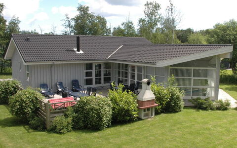 Börje - 600M from the Sea: Herbe, Toit, Pelouse, Jardin, Chalet, Biens, Cour, Arrière-Cour, Ferme, Aménagement Paysager