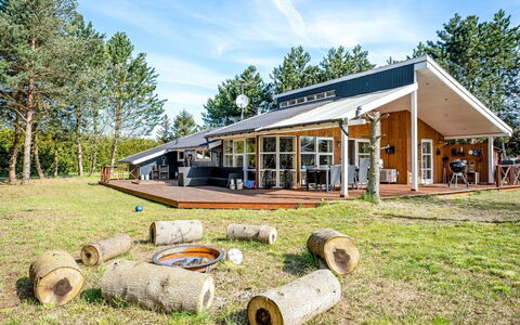 Akseli - 800M from the Sea: Herbe, Maison, Toit, Domicile, Chalet, Arbuste, Lot Terre, Zone Rurale, Ferme, Couverture De Sol