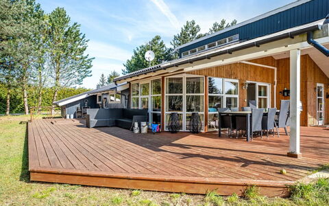 Akseli - 800M from the Sea: Herbe, Maison, Toit, Domicile, Chalet, Arbuste, Lot Terre, Zone Rurale, Ferme, Couverture De Sol