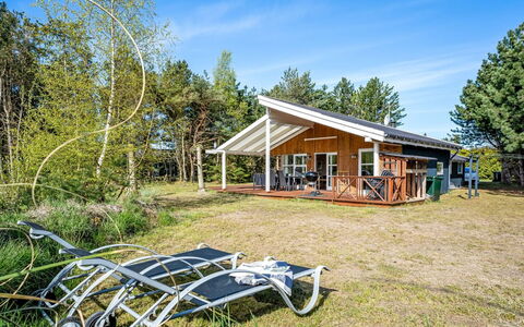 Akseli - 800M from the Sea: Herbe, Maison, Toit, Domicile, Chalet, Arbuste, Lot Terre, Zone Rurale, Ferme, Couverture De Sol