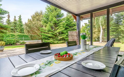 Hanka - 500M from the Sea: Herbe, Maison, Toit, Domicile, Chalet, Arbuste, Lot Terre, Zone Rurale, Ferme, Couverture De Sol