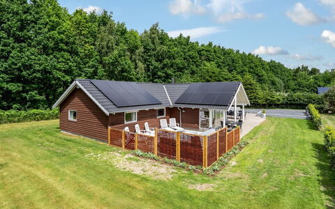 Tialda - 1.3Km from the Sea: Toit, Domicile, Maison, Chalet, Énergie Solaire, Biens, Ferme, Jardin, Pelouse