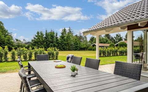 Tialda - 1.3Km from the Sea: Meubles, Mobilier De Jardin, Bois, Tableau De Plein Air, Table, Chaise, Jardin, Table Cuisine Et Salle A Manger, Patio, Ombre