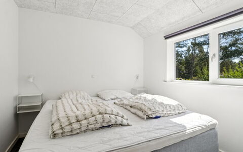 Elke - 3.5Km from the Sea: Chambre, Plafond, Literie, Drap De Lit, Lit, Pièce, Cadre De Lit, Daylighting, Oreiller