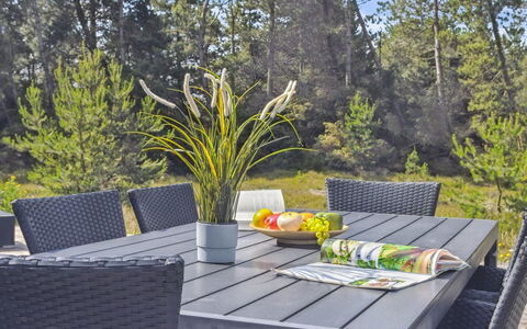 Elke - 3.5Km from the Sea: Meubles, Mobilier De Jardin, Tableau De Plein Air, Table, Chaise, Patio, Jardin, Table Cuisine Et Salle A Manger, Ombre, Matériau Naturel