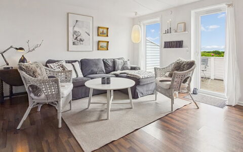 Tellervo - 2.4Km from the Sea: Piscine, Mobilier De Jardin, Meubles, Recours, Dalle, Eco Hôtel, Ombre, Chaise, Loisir, Biens