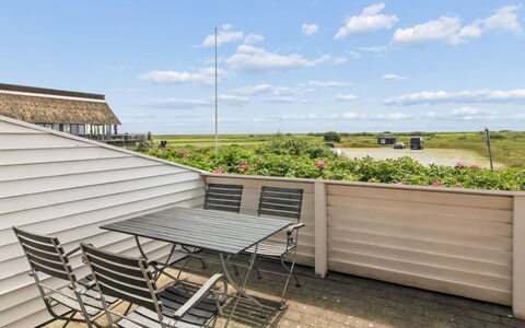 Tellervo - 2.4Km from the Sea: Piscine, Mobilier De Jardin, Meubles, Recours, Dalle, Eco Hôtel, Ombre, Chaise, Loisir, Biens