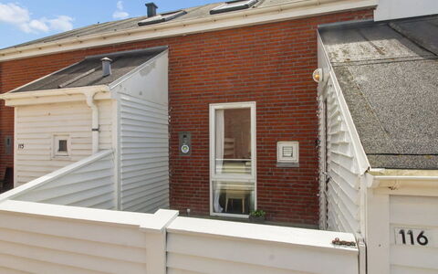 Tellervo - 2.4Km from the Sea: Piscine, Mobilier De Jardin, Meubles, Recours, Dalle, Eco Hôtel, Ombre, Chaise, Loisir, Biens