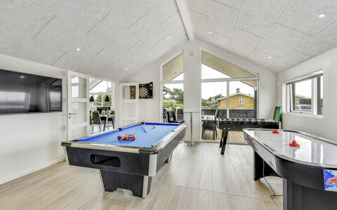 Swante - from the Sea: Plafond, Sol, Design Intérieur, Sol, Luminaire, Chaise, Parquet, Dur, Salon