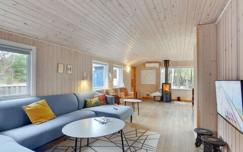 Anegrete - 900M from the Sea: Domicile, Chalet, Porche, Dur, Siding, Plate-Forme, Ombre, Planche, Biens, Batiments Jardin