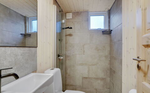 Anegrete - 900M from the Sea: Domicile, Chalet, Porche, Dur, Siding, Plate-Forme, Ombre, Planche, Biens, Batiments Jardin
