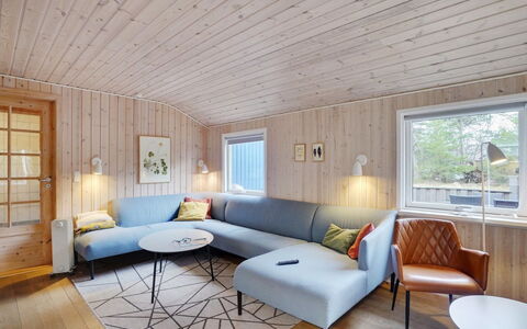 Anegrete - 900M from the Sea: Chalet, Domicile, Maison, Toit, Porche, Biens, Siding, Batiments Jardin, Ferme, Cour