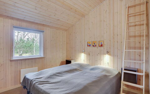 Anegrete - 900M from the Sea: Chalet, Domicile, Maison, Toit, Porche, Biens, Siding, Batiments Jardin, Ferme, Cour