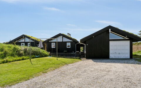 Alrune - 800M from the Sea: Herbe, Bois, Zone Rurale, Arbuste, Chalet, Toit, Plaine, Lot Terre, Domicile, Couverture De Sol
