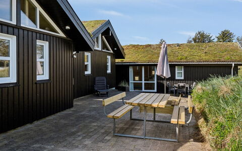 Alrune - 800M from the Sea: Herbe, Bois, Zone Rurale, Arbuste, Chalet, Toit, Plaine, Lot Terre, Domicile, Couverture De Sol