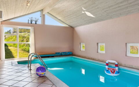 Alrune - 800M from the Sea: Herbe, Bois, Zone Rurale, Arbuste, Chalet, Toit, Plaine, Lot Terre, Domicile, Couverture De Sol